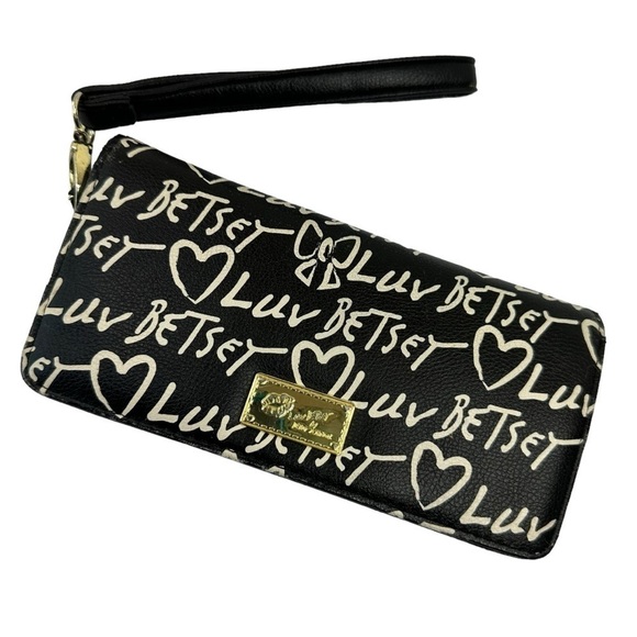 Betsey Johnson Handbags - Luv Betsey Wristlet Wallet Black White
